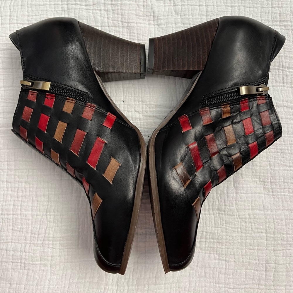 Spring Step L Artiste Black Red Slip on Ankle Boots - Picture 3 of 9